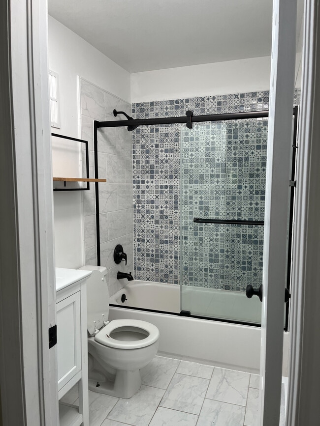 Primary Bathroom - 1830 22nd St