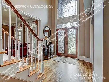 Building Photo - 704 Cheswich Overlook SE