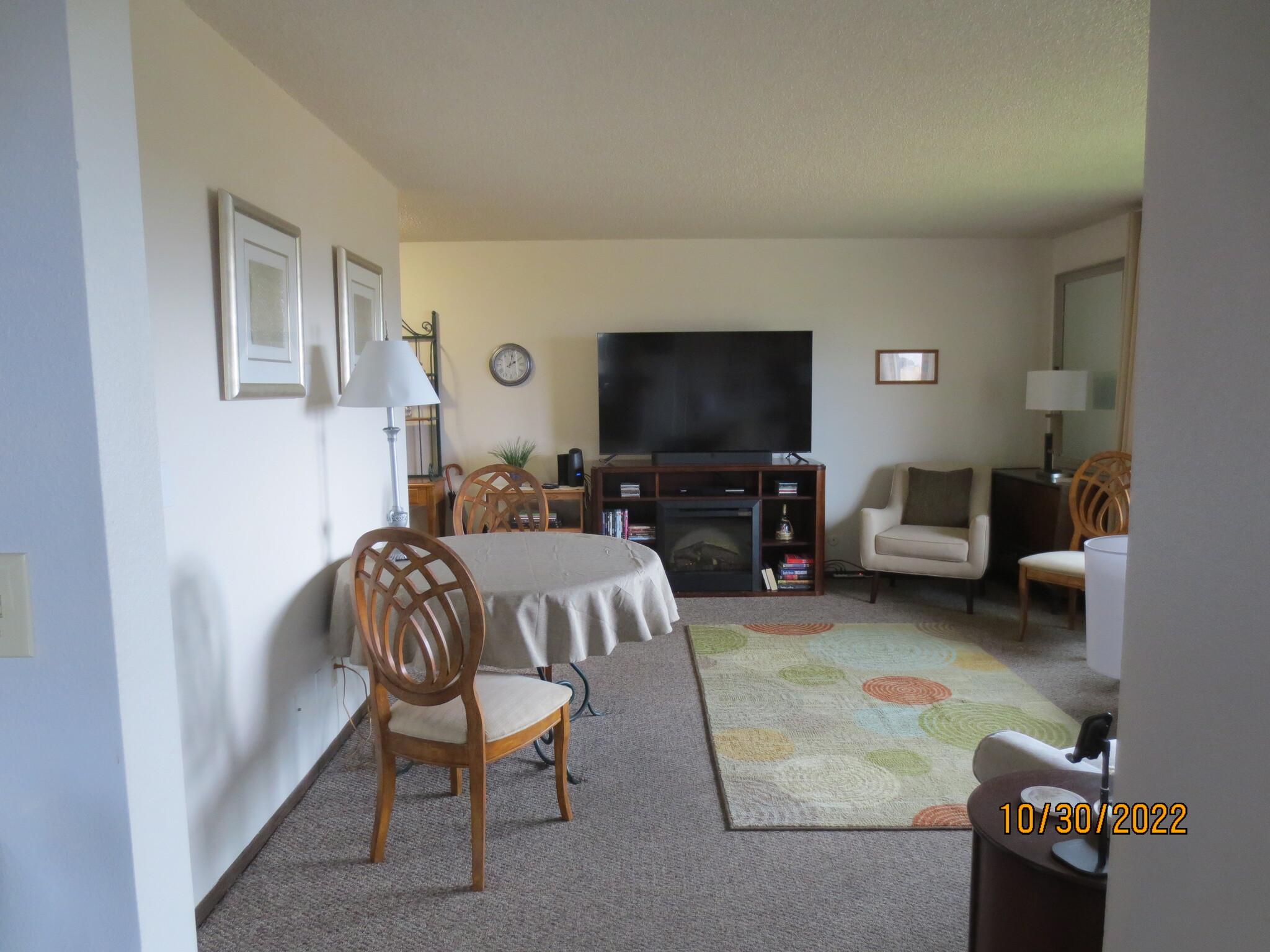 Building Photo - 2224 W Foothills Dr