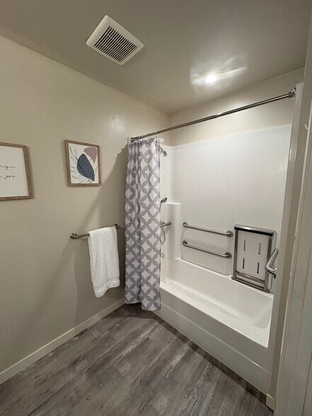 Building Photo - 2805 Harrison Ave