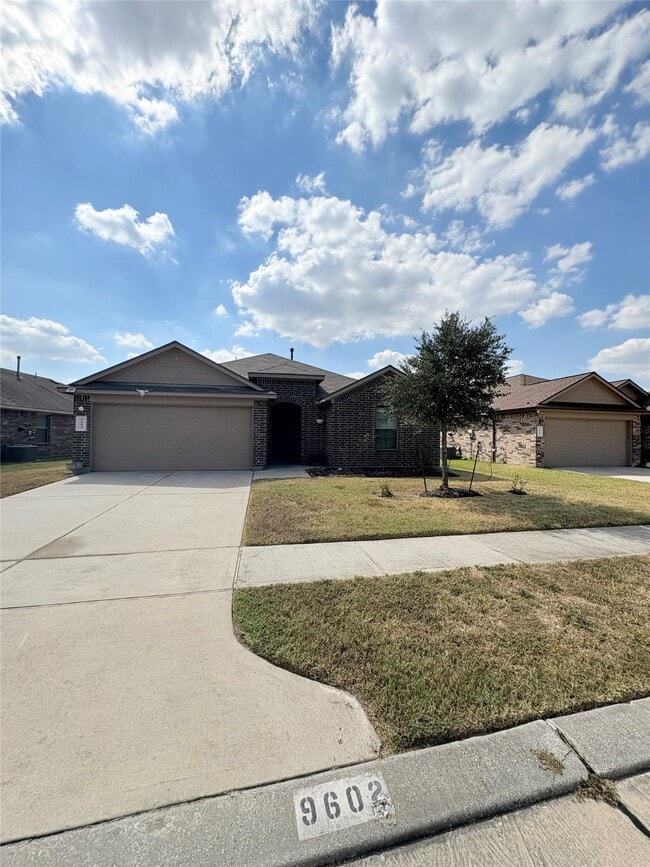 Building Photo - 9602 Paloma Creek Dr