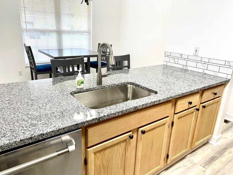 Building Photo - 4964 Abberton Ct