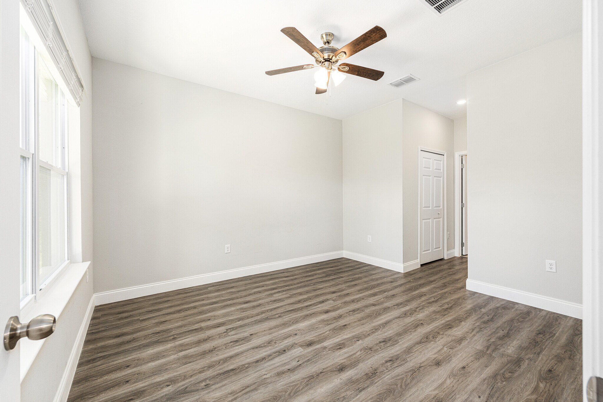 Building Photo - 5998 SW 154th Street Rd