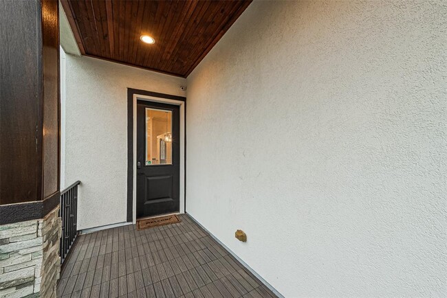 Building Photo - 1035 Herkimer St