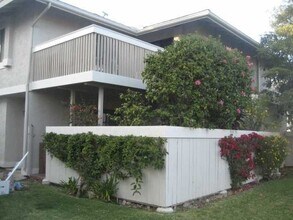 Building Photo - La Jolla Two Story Condo UTC