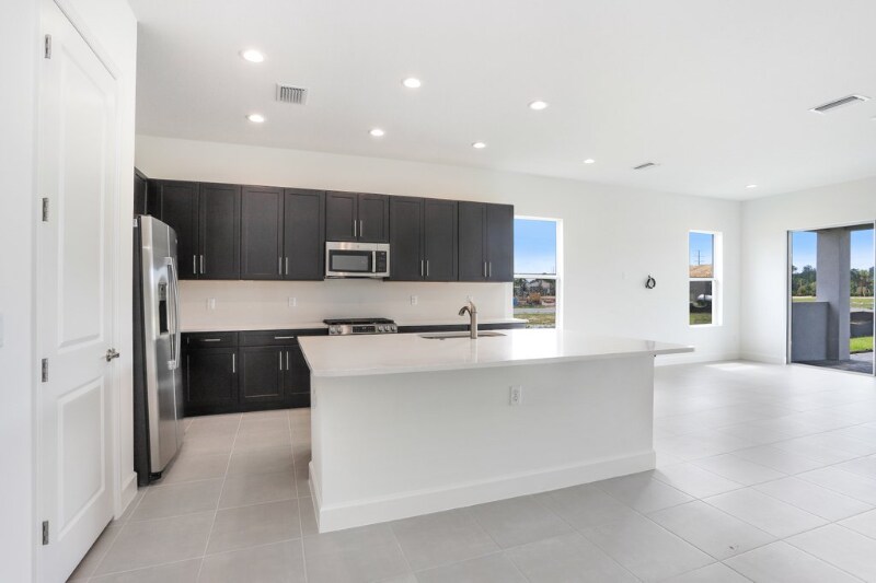 Building Photo - 30000 Neroli St