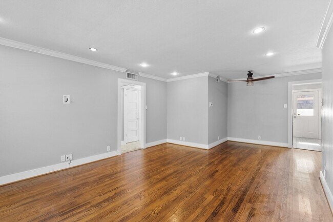 Building Photo - 3012 Mahanna Springs Dr