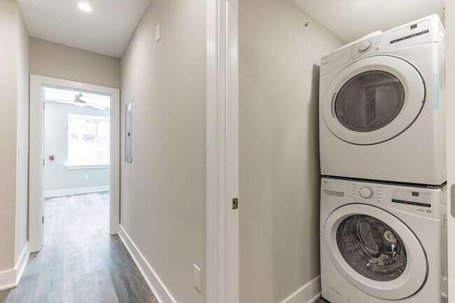 Building Photo - 1609 Ogden St