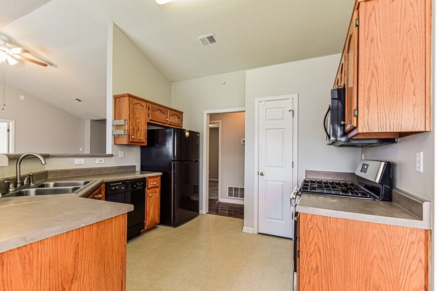 Building Photo - 2708 Baird Dr