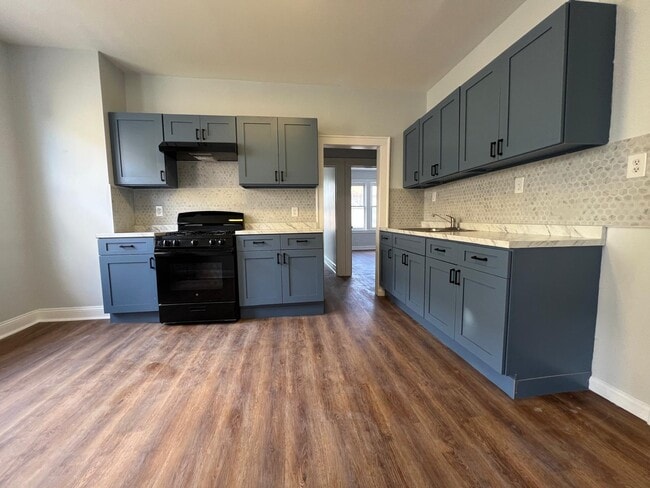 Building Photo - 55 Schley St