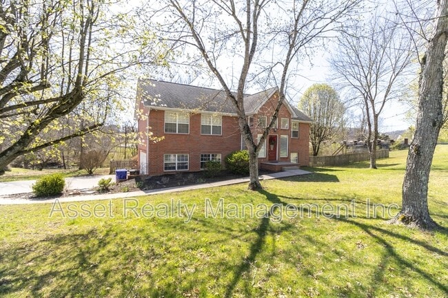 Building Photo - 170 Sweetgum Ln