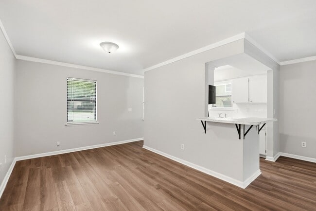 Building Photo - Renovated Ranch on a Quiet Cul-de-Sac with Vaulted Ceilings & Private Backyard