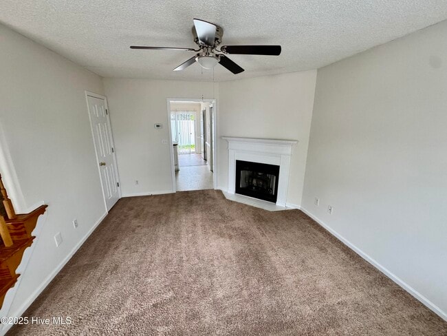 Building Photo - 3930 Sterling Pointe Dr