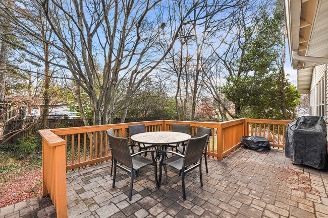 Building Photo - 10119 Farmington Dr