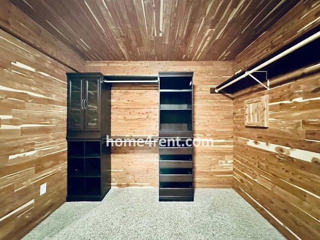 Building Photo - Maintenance Free! Main level Master, Finished Basement and Wood Floors in the Kitchen! *Brand New...