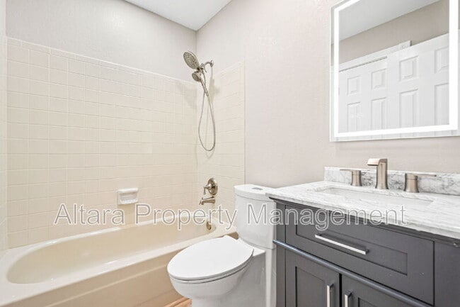 Building Photo - 2578 E Nichols Cir