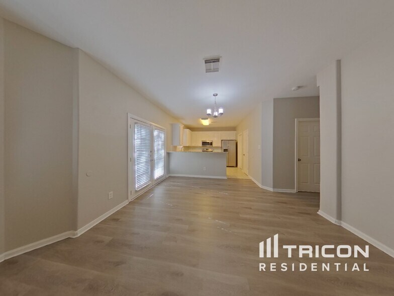 Building Photo - 10935 Mockingbird Pl