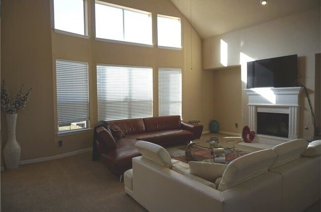 Building Photo - 1019 Amesbury Dr