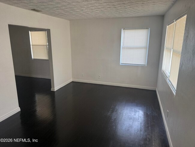 Building Photo - 2334 Rogero Rd