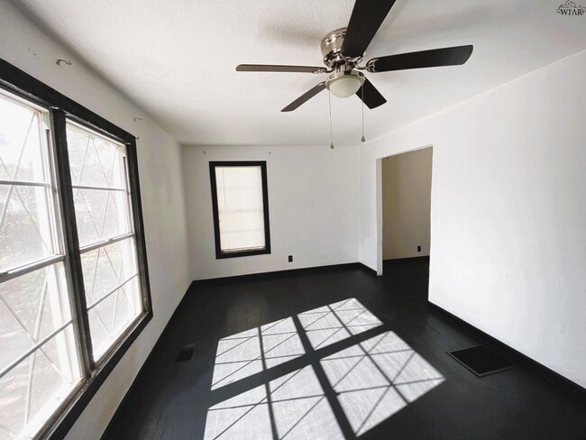 Building Photo - 309 Rockwood Dr