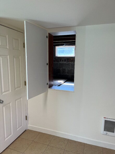 Building Photo - 1708 S Durango St