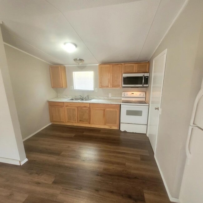 Building Photo - 950 Palmetto Ave