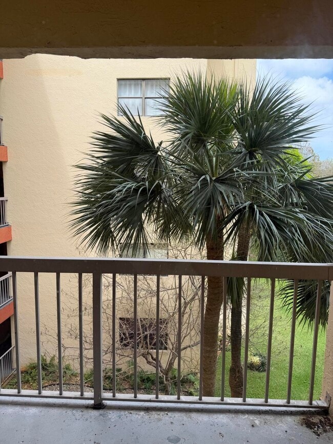 Building Photo - 8160 Geneva Ct