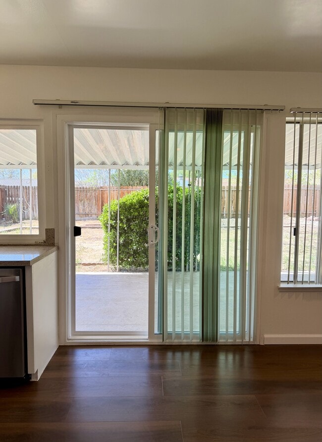 Building Photo - 44215 Hanstead Ave