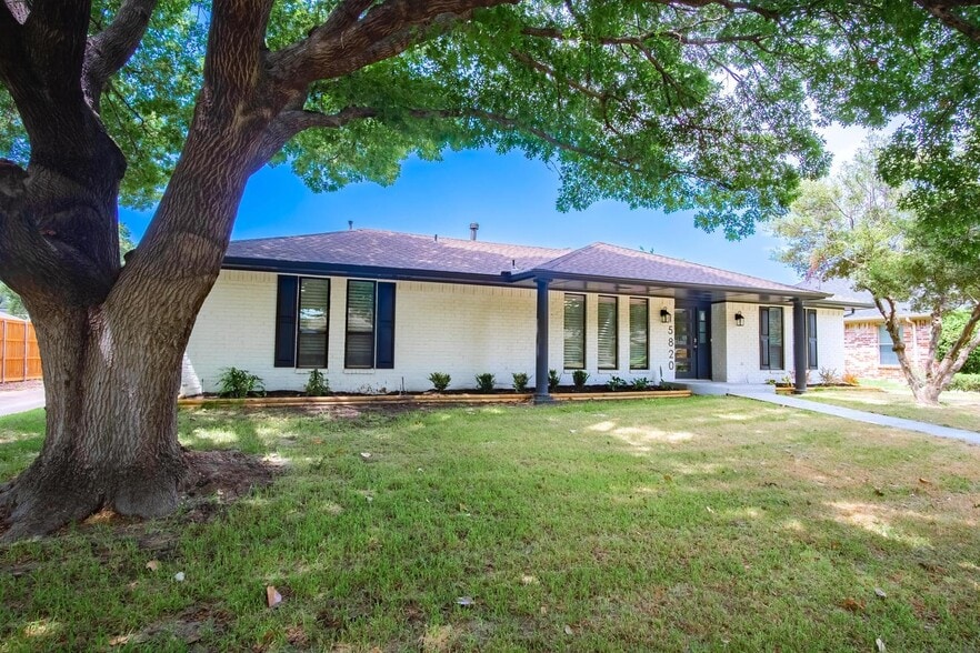 Primary Photo - Gorgeous Prestonwood home with in-ground pool & large yard