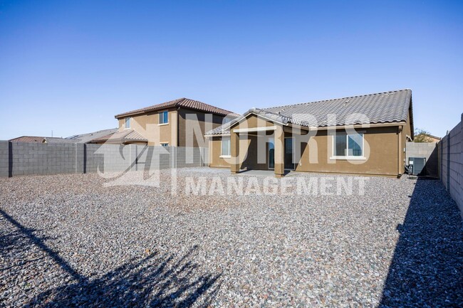 Building Photo - Beautiful Home with No Rear Neighbors