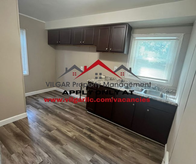 Primary Photo - This attractive 2 large bedroom, 1 bathroo...