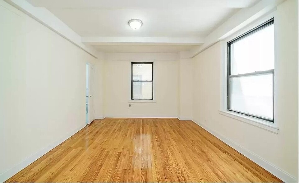Building Photo - 234 E 23rd St