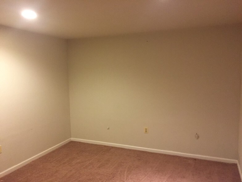 Bedroom 1C - 4300 Stablemere Ct