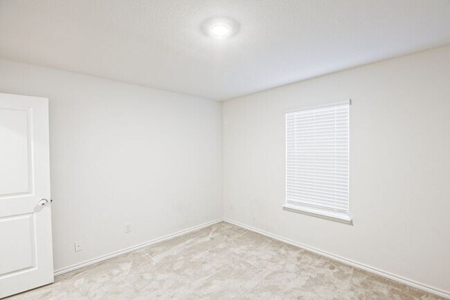 Building Photo - 1111 Emerald Gate Dr
