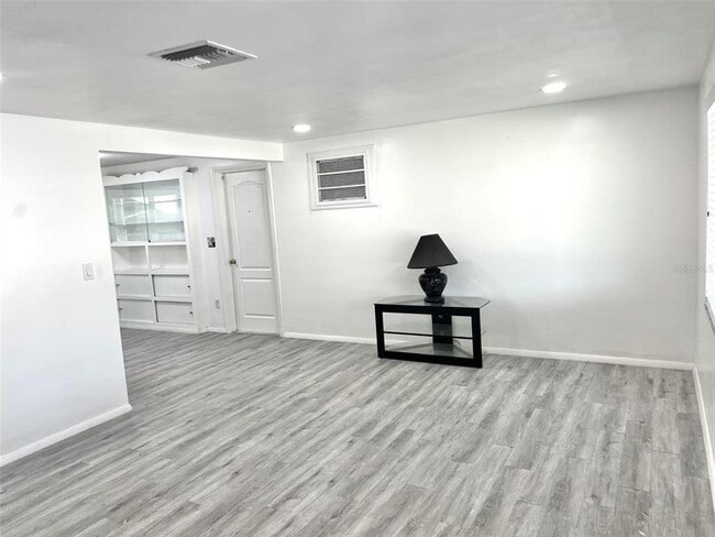 Building Photo - 4640 Taray Ln