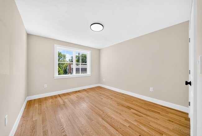 Building Photo - 59 Bellflower Rd