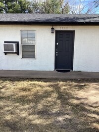 Building Photo - Fully Furnished Modern 2 Bedroom on Quiet Street and Close to ENMU!