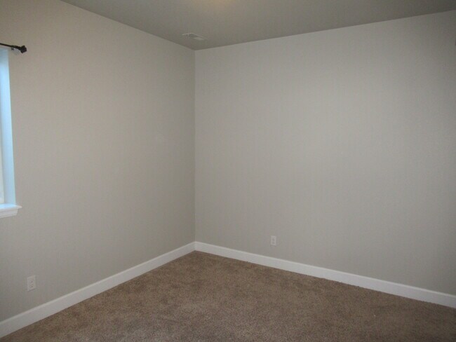 Building Photo - 8007 Briarthorn Ln