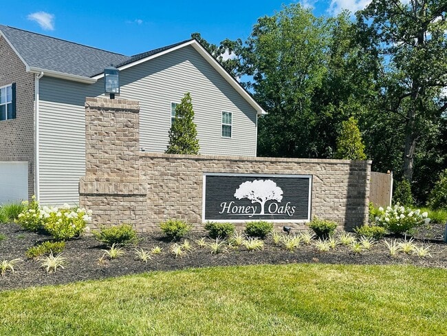 Building Photo - Beautiful Like-New 3 bed/2.5 bath w/ 2-car garage & fenced in backyard available June 24th!