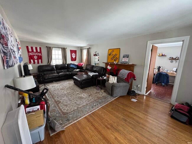 Building Photo - 526 S Mitchell St