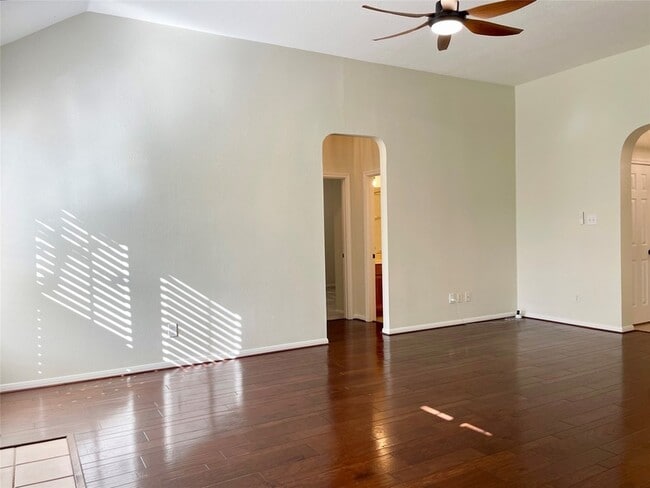 Building Photo - 4630 Jaymar Dr