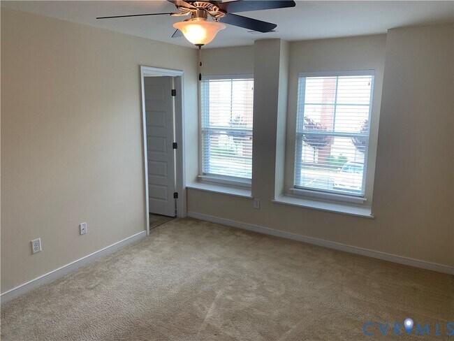 Building Photo - 8213 Center Path Ln