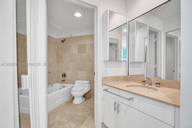 Building Photo - 888 Brickell Key Dr