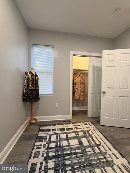 Building Photo - 3841 N Sydenham St