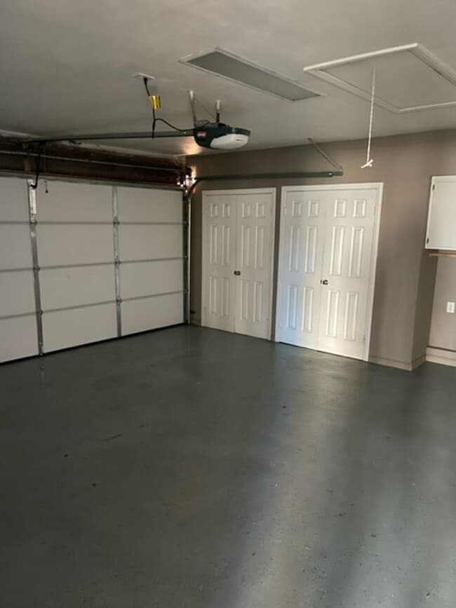 Building Photo - DON'T MISS OUT! HOME AVAILABLE BEGINNING OF MAY