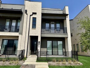 Building Photo - 1250 Daybreak Dr