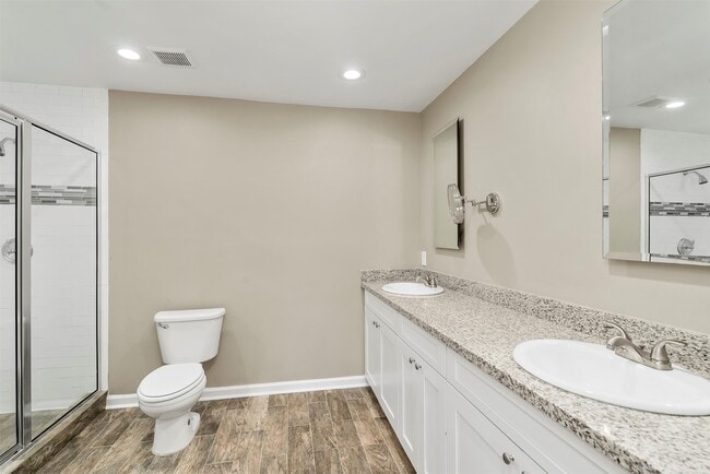 Building Photo - 3411 Balboa Cir