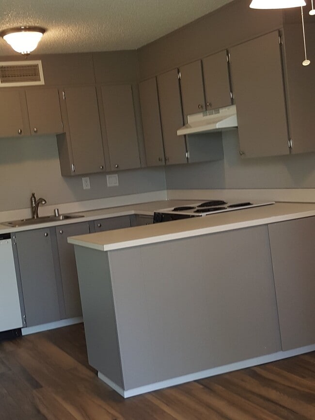 Building Photo - 303 Gage Blvd