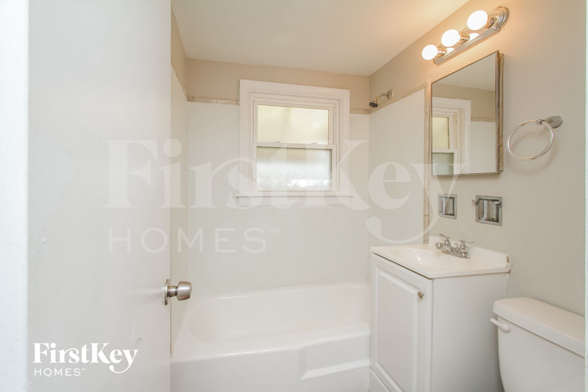 Building Photo - 326 Clyde Ave