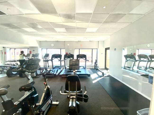 Building Photo - 520 S State St